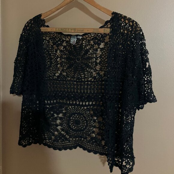 Womans Black crochet vest size M - Picture 1 of 2